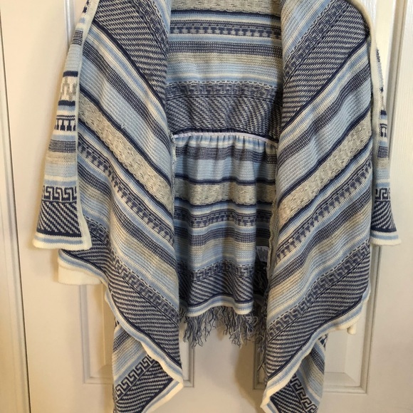 Girls size 10-12 sweater by Almost Famous too - Picture 2 of 4